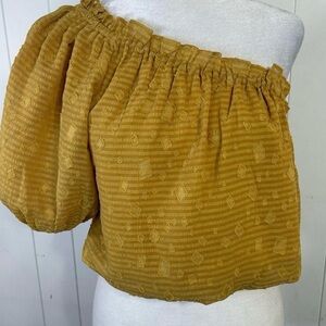 ASTR the label One-Shoulder Women's bubble hem blouse Small Mustard